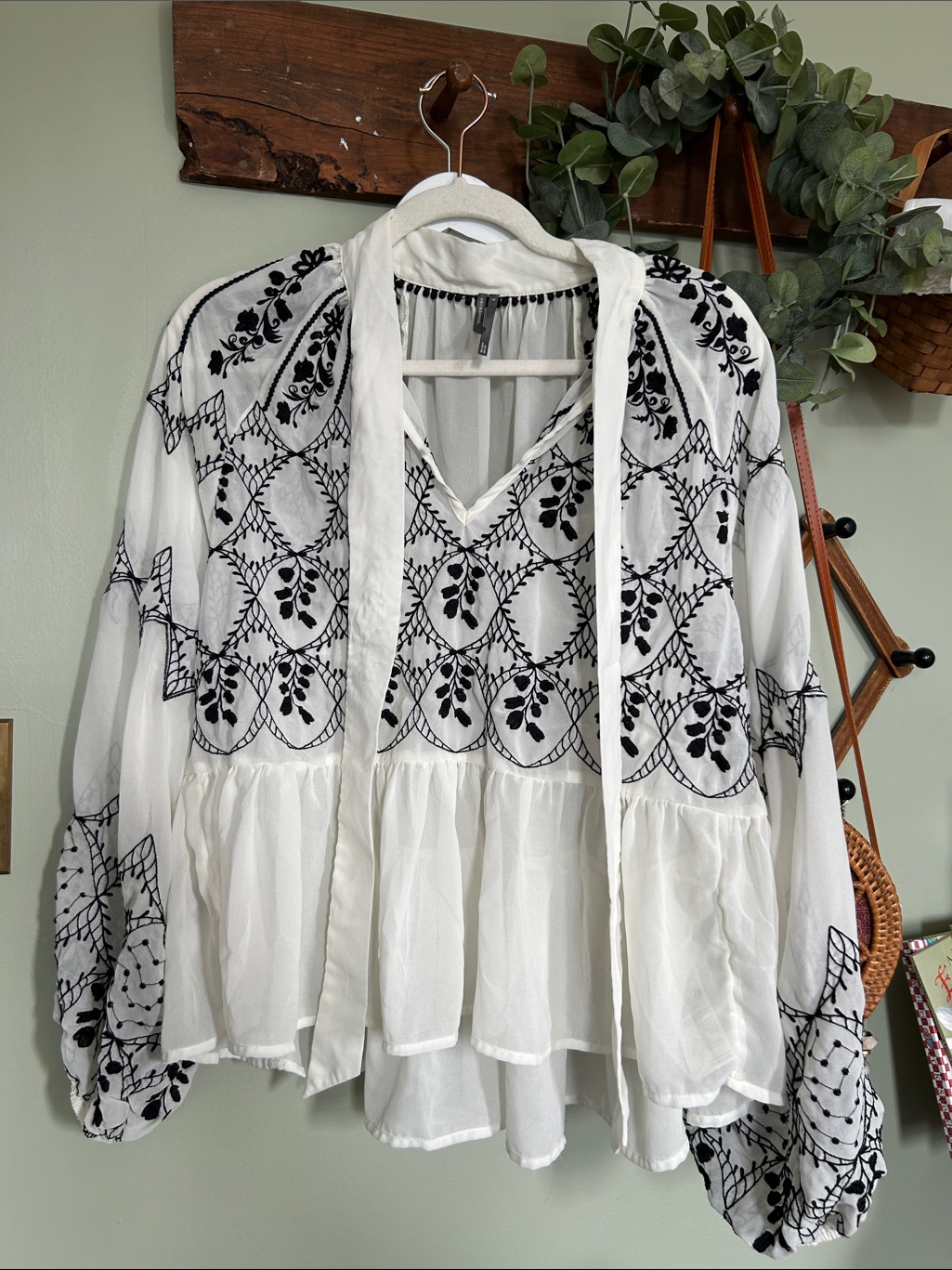 Anthropologie White Peasant Tunic With Black Embroidery